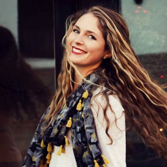 Meet your Posher, Shelley - Picture 1 of 1